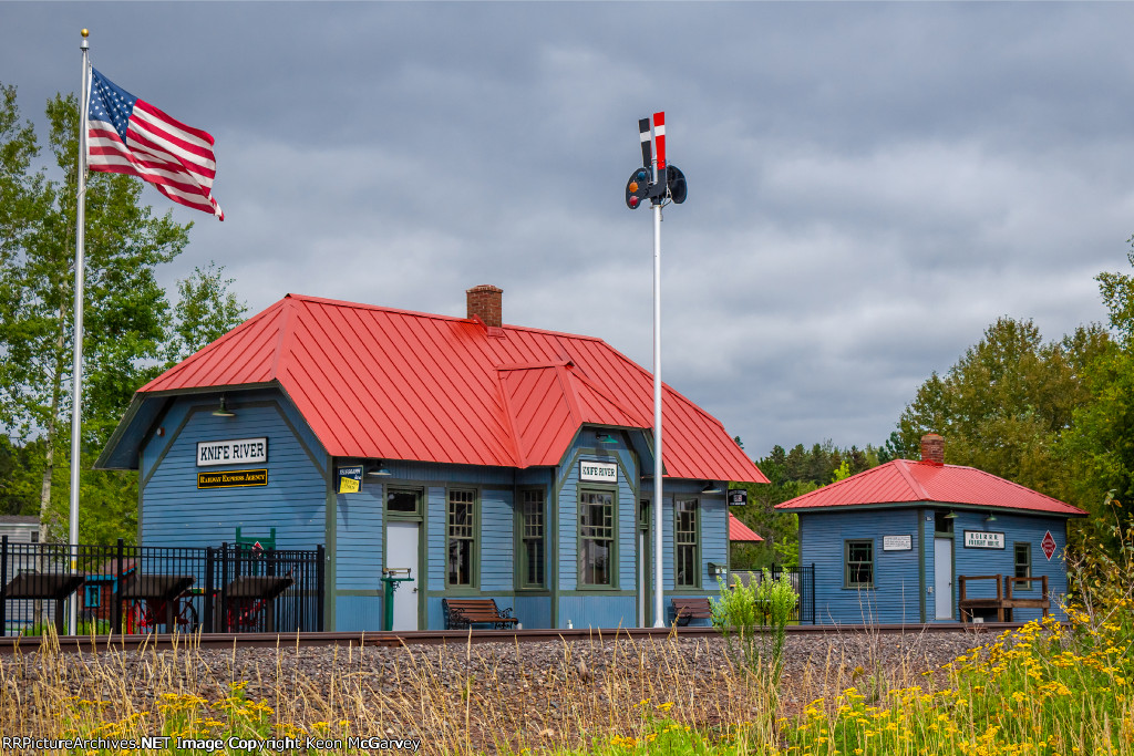 Knife River Depot